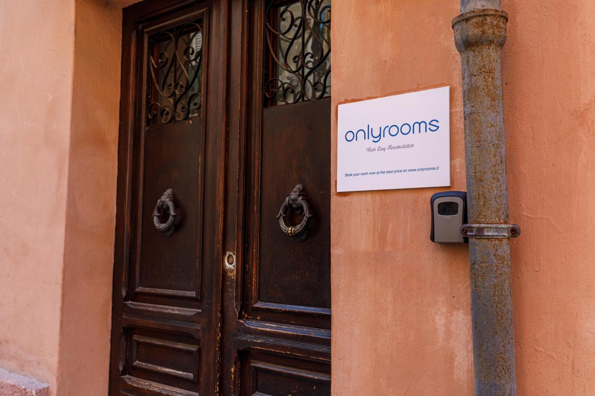 Onlyrooms II - Old Town & Typical Food Cagliari Exterior photo