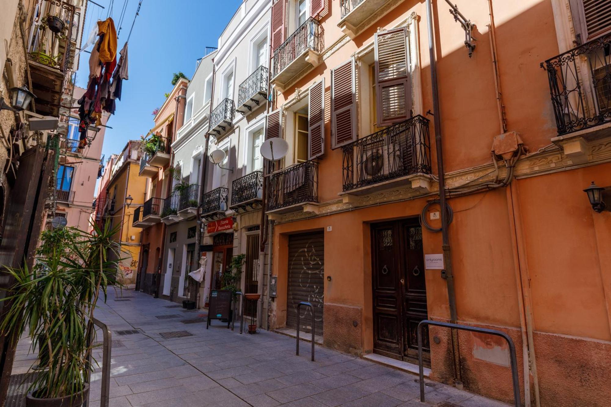 Onlyrooms II - Old Town & Typical Food Cagliari Exterior photo