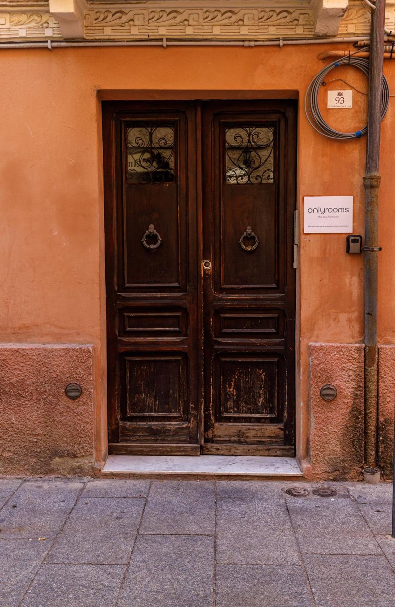 Onlyrooms II - Old Town & Typical Food Cagliari Exterior photo